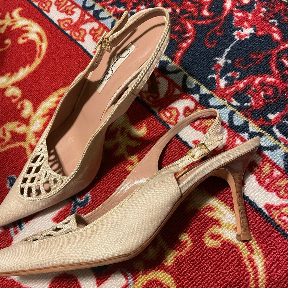 Oscar de la Renta light beige sling back heels